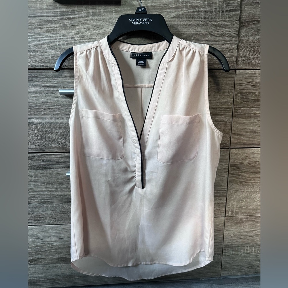 Dusty pink/beige sleeveless blouse